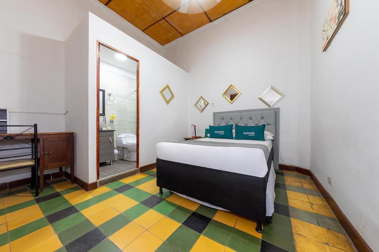 Ayenda Sarayu House Hotel Меделин Екстериор снимка