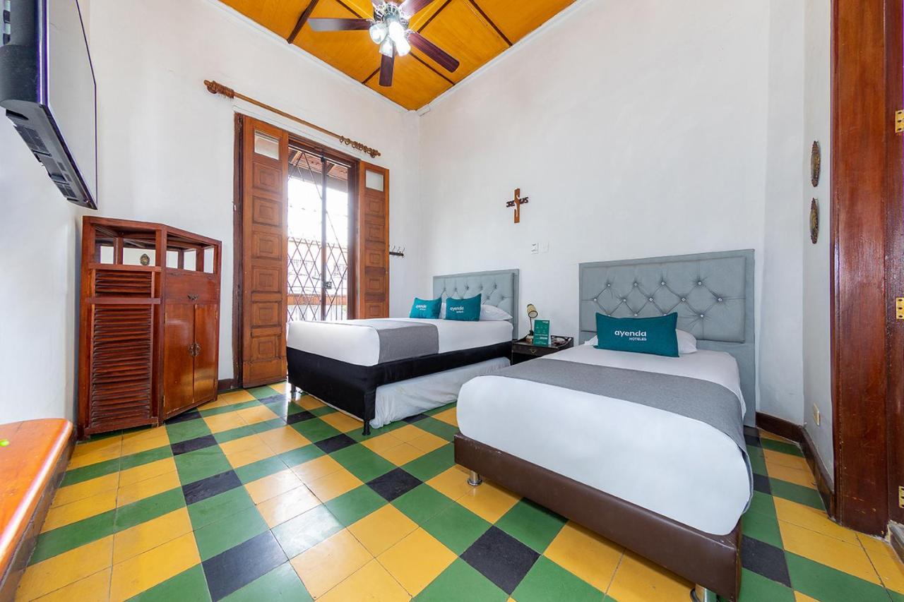 Ayenda Sarayu House Hotel Меделин Екстериор снимка