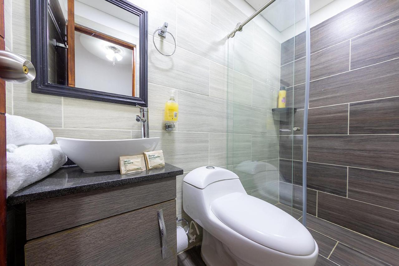 Ayenda Sarayu House Hotel Меделин Екстериор снимка